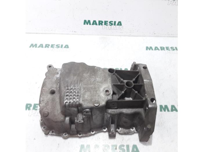 Gebruikte Carterpan Renault Clio III (BR/CR) 1.4 16V Prijs € 40,00 Margeregeling aangeboden door Maresia Parts