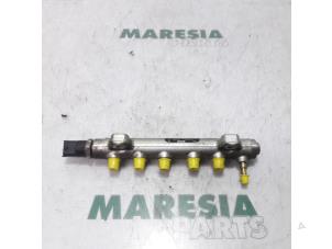 Gebruikte Injector brug Renault Master II (FD/HD) 2.2 dCi 16V Prijs € 72,60 Inclusief btw aangeboden door Maresia Parts