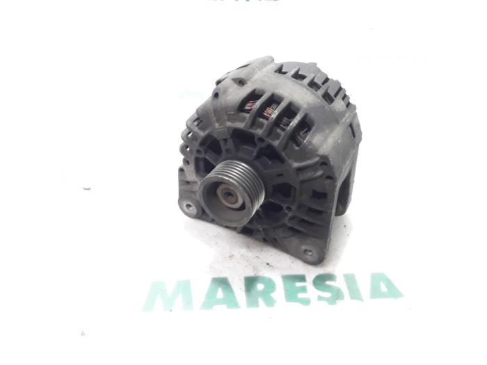 Gebruikte Dynamo Renault Master II (FD/HD) 2.2 dCi 16V Prijs € 171,52 Inclusief btw aangeboden door Maresia Parts