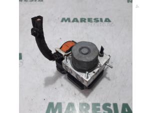 Gebruikte ABS Pomp Citroen C4 Picasso (3D/3E) 1.6 e-Hdi, BlueHDi 115 Prijs € 178,50 Margeregeling aangeboden door Maresia Parts