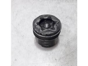 Gebruikte Zuiger Citroen C3 Picasso (SH) 1.6 HDi 16V 90 Prijs € 35,00 Margeregeling aangeboden door Maresia Parts