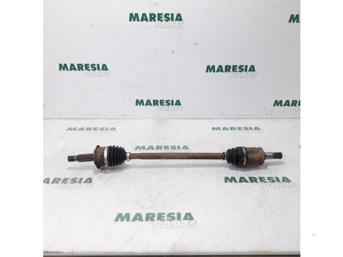 Aandrijfas links-achter van een Citroën C-Crosser 2.2 HDiF 16V 2010