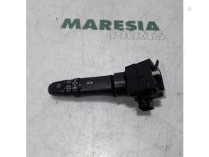 Gebruikte Schakelaar Richtingaanwijzer Citroen C-Crosser 2.2 HDiF 16V Prijs € 60,00 Margeregeling aangeboden door Maresia Parts