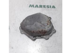 Gebruikte Versnellingsbakdeksel Peugeot 406 (8B) 2.2 16V Prijs € 25,00 Margeregeling aangeboden door Maresia Parts