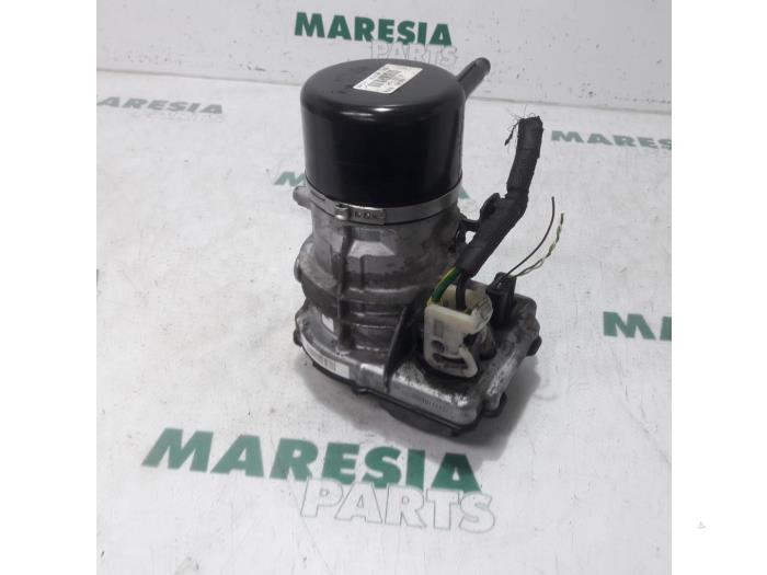 Gebruikte Pomp Servo Citroen C5 III Berline (RD) 2.0 HDiF 16V Prijs € 210,00 Margeregeling aangeboden door Maresia Parts