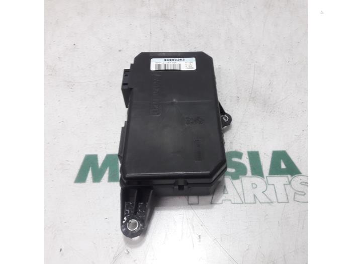 Gebruikte Computer Diversen Alfa Romeo 159 Sportwagon (939BX) 3.2 JTS V6 24V Prijs € 50,00 Margeregeling aangeboden door Maresia Parts