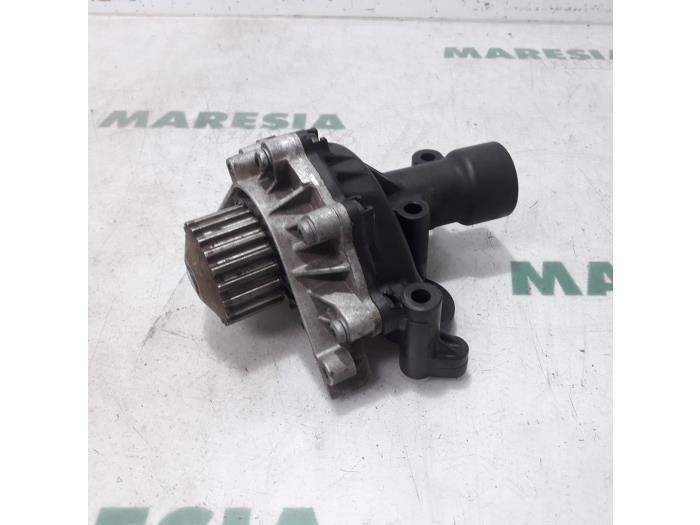 Gebruikte Waterpomp Citroen Xsara Picasso (CH) 1.8 16V Prijs € 50,00 Margeregeling aangeboden door Maresia Parts