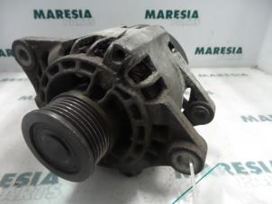 Gebruikte Dynamo Fiat Punto II (188) 1.9 JTD 80 ELX 3-Drs. Prijs € 65,00 Margeregeling aangeboden door Maresia Parts