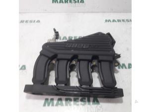 Gebruikte Inlaatspruitstuk Fiat Stilo MW (192C) 1.6 16V Prijs € 35,00 Margeregeling aangeboden door Maresia Parts