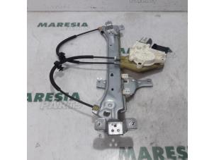 Gebruikte Raammechaniek 4Deurs links-achter Renault Megane III Grandtour (KZ) 1.5 dCi 110 Prijs € 40,00 Margeregeling aangeboden door Maresia Parts