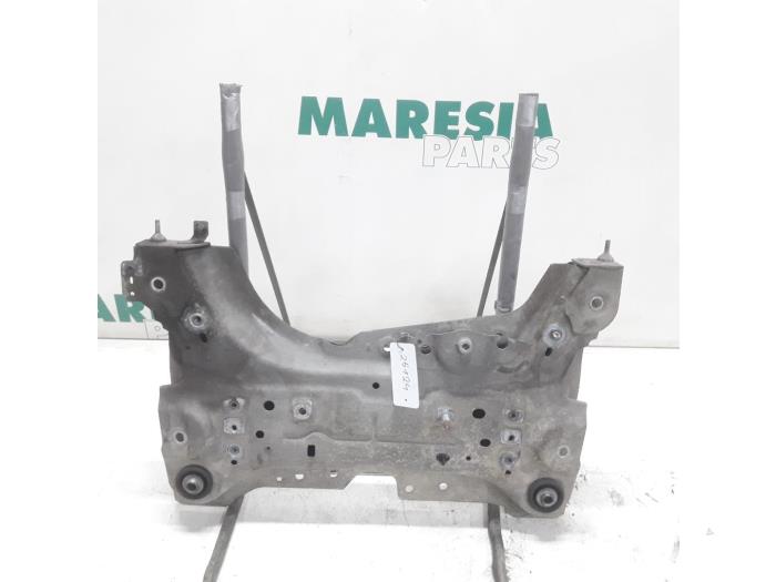 Gebruikte Subframe Renault Laguna III (BT) 2.0 16V Prijs € 70,00 Margeregeling aangeboden door Maresia Parts