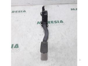 Gebruikte Gaspedaalpositie Sensor Peugeot 308 CC (4B) 1.6 HDiF 16V Prijs € 25,00 Margeregeling aangeboden door Maresia Parts