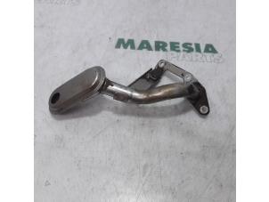 Gebruikte Oliepomp Peugeot 206 (2A/C/H/J/S) 2.0 GTI 16V Prijs € 25,00 Margeregeling aangeboden door Maresia Parts