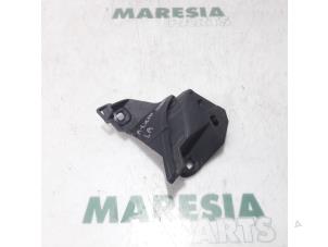 Gebruikte Bumperbalk achter Citroen DS5 (KD/KF) 1.6 16V THP 155 Prijs € 20,00 Margeregeling aangeboden door Maresia Parts