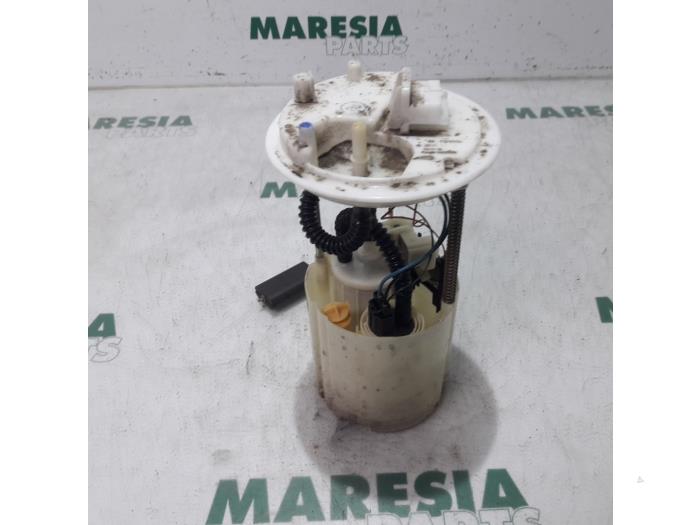 Gebruikte Tank element Pomp Fiat Croma (194) 1.8 MPI 16V Prijs € 25,00 Margeregeling aangeboden door Maresia Parts