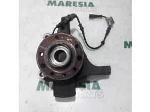 Gebruikte Fusee links-voor Fiat Croma (194) 1.8 MPI 16V Prijs € 90,00 Margeregeling aangeboden door Maresia Parts