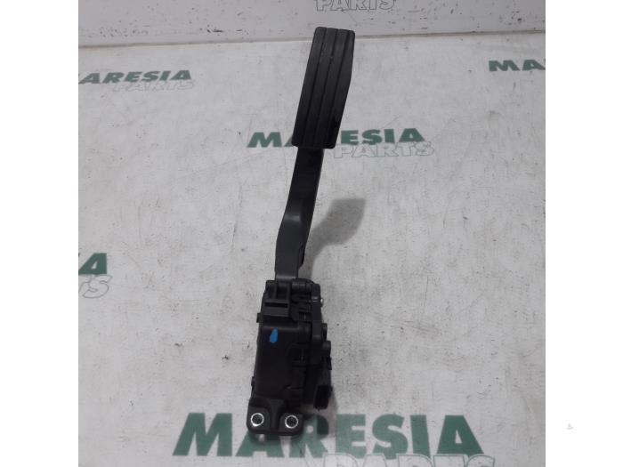 Gebruikte Sensor Gaspedaalpositie Renault Twingo II (CN) 1.2 Prijs € 19,95 Margeregeling aangeboden door Maresia Parts