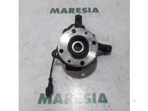 Gebruikte Asschenkel links-voor Renault Twingo II (CN) 1.2 Prijs € 29,99 Margeregeling aangeboden door Maresia Parts