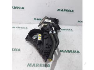 Gebruikte Kachelhuis Peugeot Expert (G9) 2.0 HDi 140 16V Prijs € 254,10 Inclusief btw aangeboden door Maresia Parts