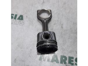 Gebruikte Zuiger Citroen C3 (SC) 1.6 HDi 92 Prijs € 50,00 Margeregeling aangeboden door Maresia Parts