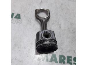 Gebruikte Zuiger Citroen C3 (SC) 1.6 HDi 92 Prijs € 50,00 Margeregeling aangeboden door Maresia Parts