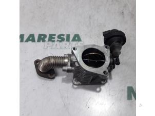 Gebruikte Gasklephuis Alfa Romeo 156 Sportwagon (932) 2.4 JTD Prijs € 105,00 Margeregeling aangeboden door Maresia Parts