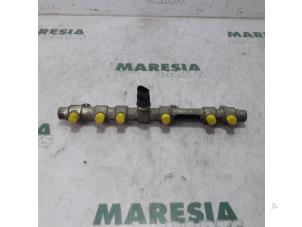 Gebruikte Injector brug Alfa Romeo 156 Sportwagon (932) 2.4 JTD Prijs € 105,00 Margeregeling aangeboden door Maresia Parts