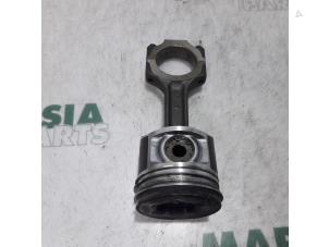 Gebruikte Zuiger Alfa Romeo 156 Sportwagon (932) 2.4 JTD Prijs € 50,00 Margeregeling aangeboden door Maresia Parts