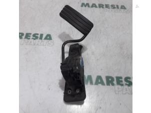 Gebruikte Sensor Gaspedaalpositie Renault Espace (JK) 2.0 16V Turbo Prijs € 29,99 Margeregeling aangeboden door Maresia Parts