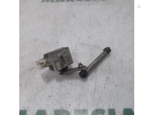 Gebruikte Koplampmotor Renault Scénic III (JZ) 2.0 16V CVT Prijs € 85,00 Margeregeling aangeboden door Maresia Parts