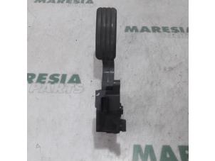 Gebruikte Gaspedaalpositie Sensor Renault Scénic III (JZ) 2.0 16V CVT Prijs € 25,00 Margeregeling aangeboden door Maresia Parts