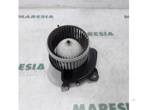 Gebruikte Kachel Ventilatiemotor Fiat Qubo 1.3 D 16V Multijet Prijs € 60,00 Margeregeling aangeboden door Maresia Parts
