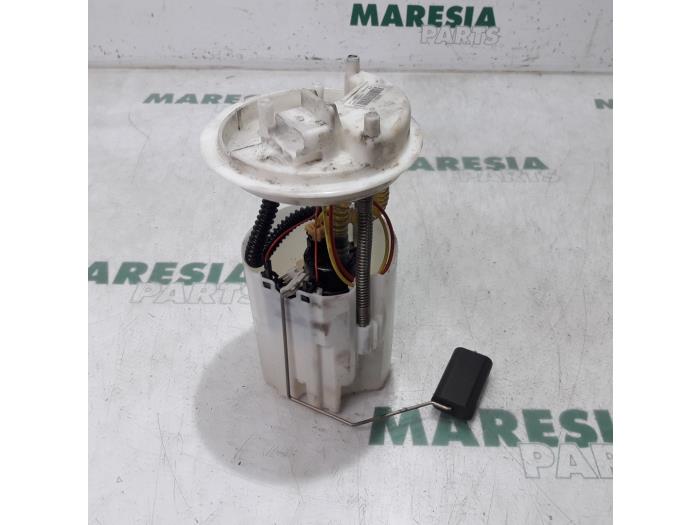 Gebruikte Tank element Pomp Fiat Qubo 1.3 D 16V Multijet Prijs € 90,00 Margeregeling aangeboden door Maresia Parts