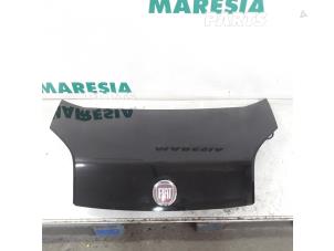 Gebruikte Motorkap Fiat Qubo 1.3 D 16V Multijet Prijs € 150,00 Margeregeling aangeboden door Maresia Parts