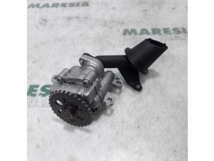 Gebruikte Oliepomp Peugeot Boxer (U9) 2.2 HDi 120 Euro 4 Prijs € 108,90 Inclusief btw aangeboden door Maresia Parts