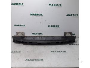Gebruikte Bumperbalk voor Citroen C4 Picasso (UD/UE/UF) 1.6 HDiF 16V 110 Prijs € 50,00 Margeregeling aangeboden door Maresia Parts