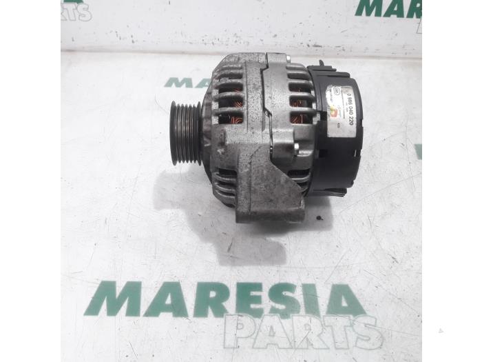 Gebruikte Dynamo Peugeot 306 (7D) 1.8 16V Prijs € 50,00 Margeregeling aangeboden door Maresia Parts