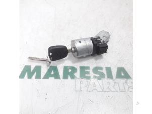 Gebruikte Kontaktslot + Sleutel Citroen C4 Picasso (UD/UE/UF) 1.6 HDiF 16V 110 Prijs € 40,00 Margeregeling aangeboden door Maresia Parts