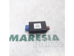 Gebruikte Alarm module Peugeot 206 CC (2D) 1.6 16V Prijs € 50,00 Margeregeling aangeboden door Maresia Parts