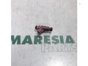 Gebruikte Injector (benzine injectie) Fiat Idea (350AX) 1.4 16V Prijs € 25,00 Margeregeling aangeboden door Maresia Parts