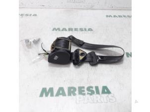 Gebruikte Veiligheidsgordel rechts-achter Peugeot 106 II 1.4 XN,XR,XT Prijs € 25,00 Margeregeling aangeboden door Maresia Parts