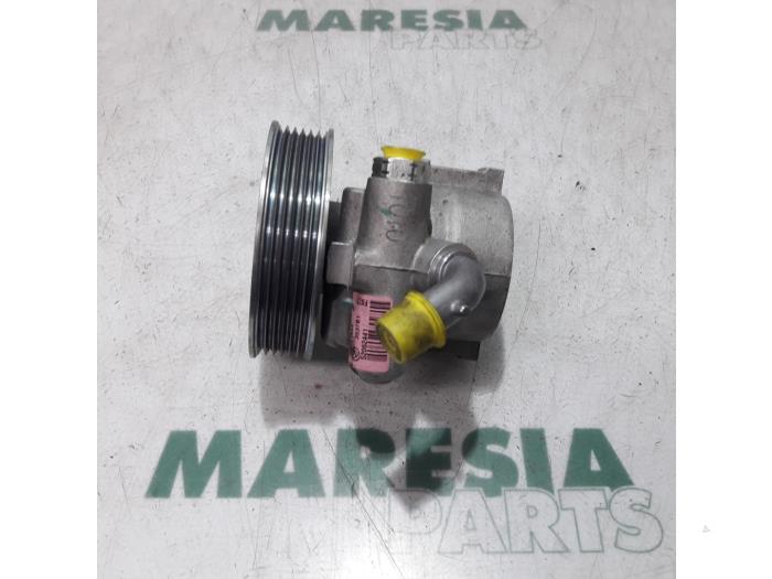 Gebruikte Pomp Servo Fiat Doblo Cargo (263) 1.3 D Multijet Prijs € 127,05 Inclusief btw aangeboden door Maresia Parts