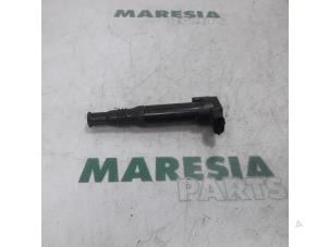 Gebruikte Bobine Peugeot 208 I (CA/CC/CK/CL) 1.0 Vti 12V PureTech Prijs € 10,00 Margeregeling aangeboden door Maresia Parts