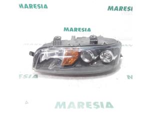 Gebruikte Linker Koplamp Fiat Punto II (188) 1.2 16V Prijs € 25,00 Margeregeling aangeboden door Maresia Parts