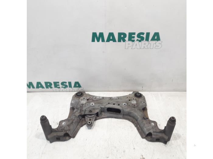 Gebruikte Subframe Renault Megane III Grandtour (KZ) 1.5 dCi 110 Prijs € 74,00 Margeregeling aangeboden door Maresia Parts