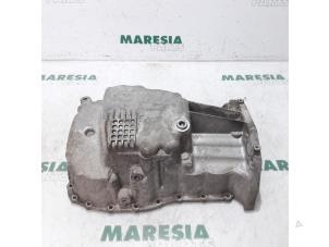 Gebruikte Carterpan Renault Megane III Berline (BZ) 1.6 16V Prijs € 30,00 Margeregeling aangeboden door Maresia Parts