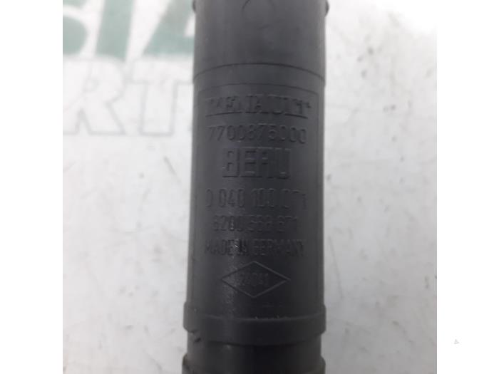 Bobine van een Renault Megane III Berline (BZ) 1.6 16V 2009