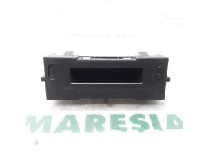 Gebruikte Display Interieur Renault Clio III (BR/CR) 1.5 dCi 70 Prijs € 25,00 Margeregeling aangeboden door Maresia Parts
