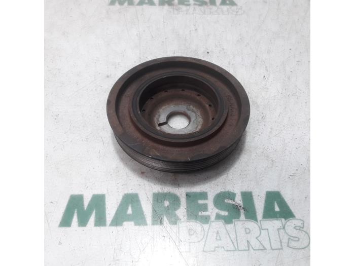 Gebruikte Poelie Krukas Renault Clio III (BR/CR) 1.5 dCi 70 Prijs € 20,00 Margeregeling aangeboden door Maresia Parts
