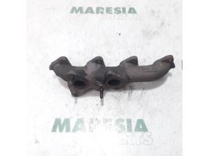 Gebruikte Uitlaatspruitstuk Renault Clio III (BR/CR) 1.5 dCi 70 Prijs € 50,00 Margeregeling aangeboden door Maresia Parts